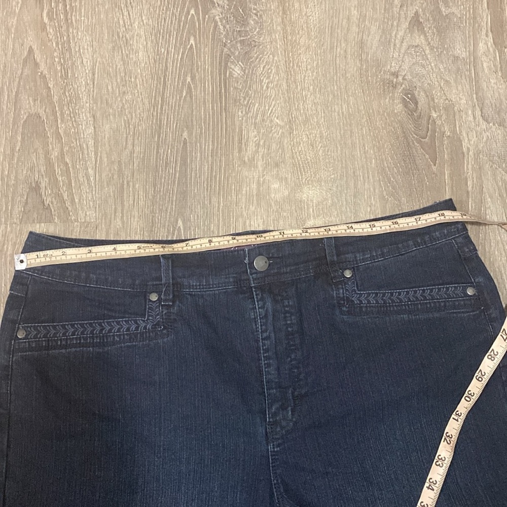 Gloria Vanderbilt Dark Wash Denim Skimmer Capri Jeans Women’s Size 16 Stretch - Picture 6 of 8